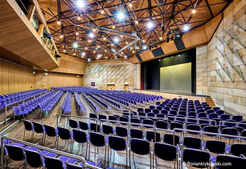 Theaterinszenierungen