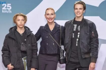 Bruno Berkel, Sohn der Schauspieler Andrea Sawatzki und Christian Berkel, bei einem öffentlichen Auftritt.
