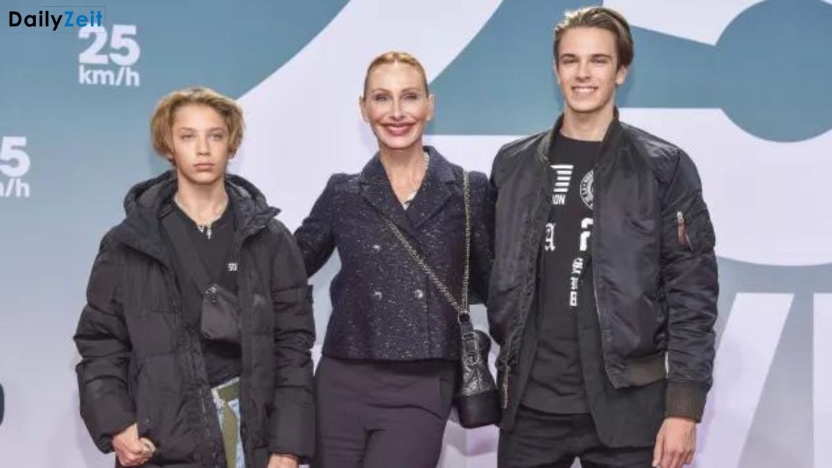 Bruno Berkel, Sohn der Schauspieler Andrea Sawatzki und Christian Berkel, bei einem öffentlichen Auftritt.